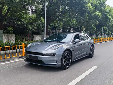 极氪001 2022款 超长续航双电机 YOU版