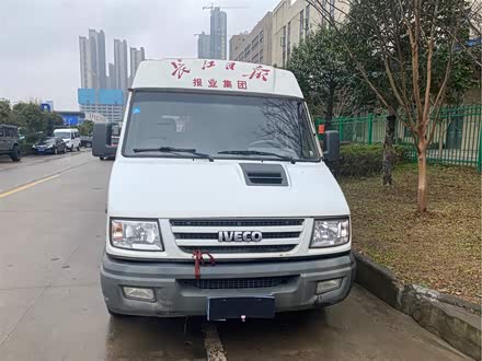 依维柯得意 2014款 2.5T-A35 NJ6484ACM47Z4