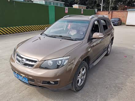 比亚迪S6 2014款 2.0L 手动豪华型 5座
