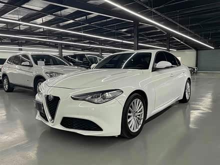 Giulia朱丽叶 2017款 2.0T 200HP 豪华版