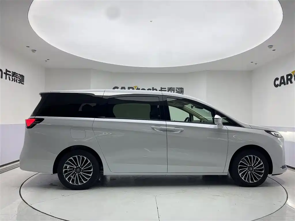 BUICK GL8 NEW ENERGY