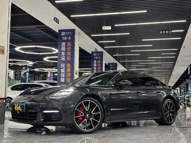 PORSCHE PANAMERA 2020