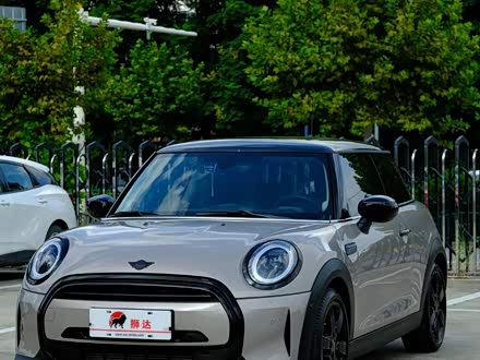 MINI 2023款 1.5T COOPER 艺术家