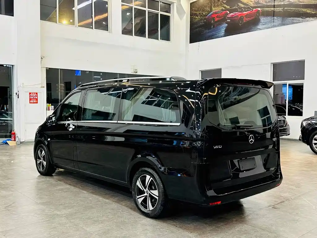 Mercedes-Benz Vito 2024 2.0T Elite 7 мест