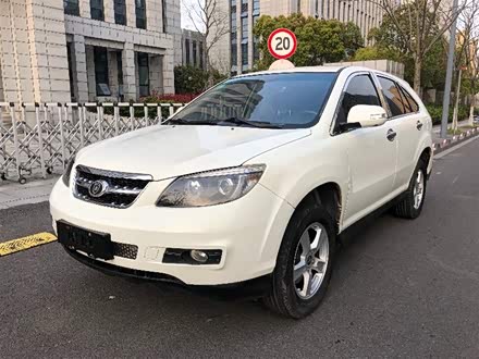 比亚迪S6 2014款 1.5TI 手动尊贵型 7座