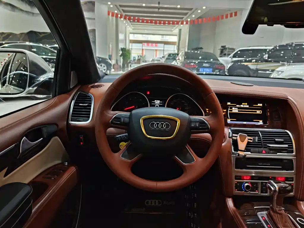 Audi Q7 2012 3.0 TFSI (200kW