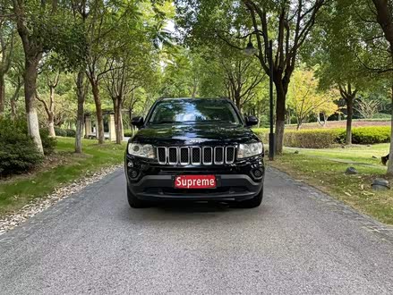 指南者(进口) 2013款 2.4L 四驱豪华版