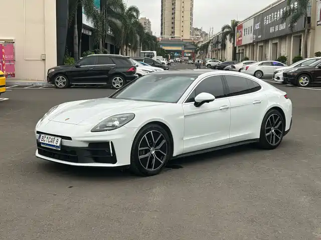 PORSCHE PANAMERA 2024