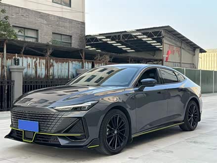 长安UNI-V 2022款 1.5T 运动版