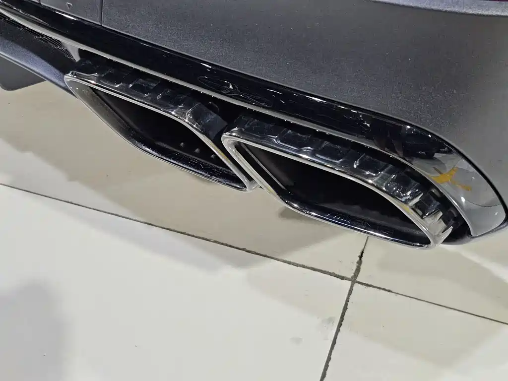 MERCEDES-BENZ GLS AMG