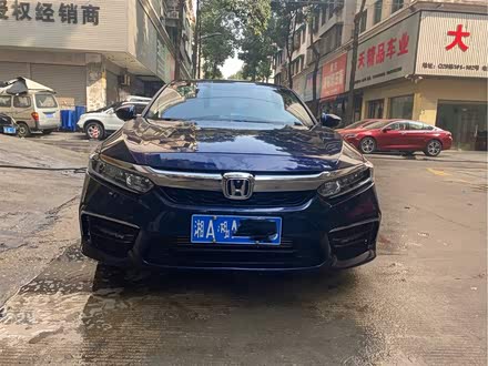 英仕派 2019款 260TURBO 精致版 国V