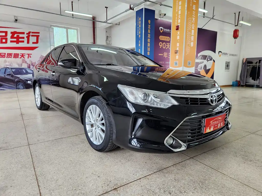 TOYOTA CAMRY