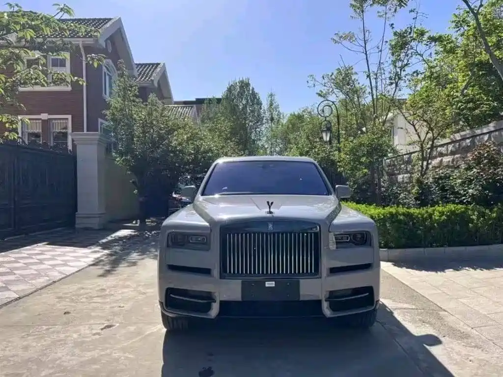 Rolls-Royce Cullinan 2018 мест
