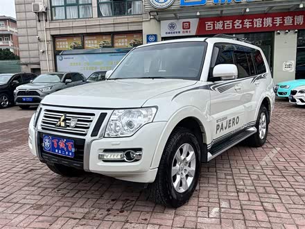 帕杰罗进口 2019款 3.0L 自动标准版