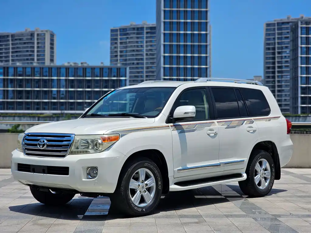 TOYOTA LAND CRUISER