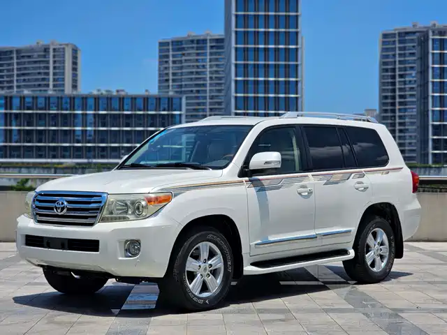 TOYOTA LAND CRUISER 2016