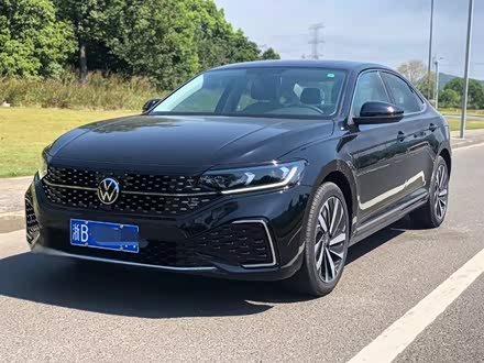 帕萨特 2022款 330TSI 星空精英版
