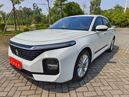 宝骏RC-5 2020款 1.5T CVT智耀旗舰型