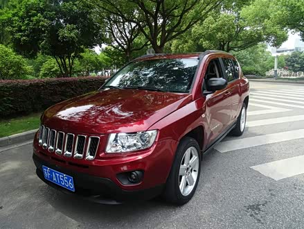 指南者进口 2012款 2.4L 四驱都市版