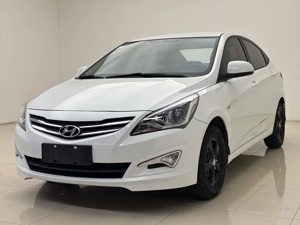 Hyundai Verna 2015