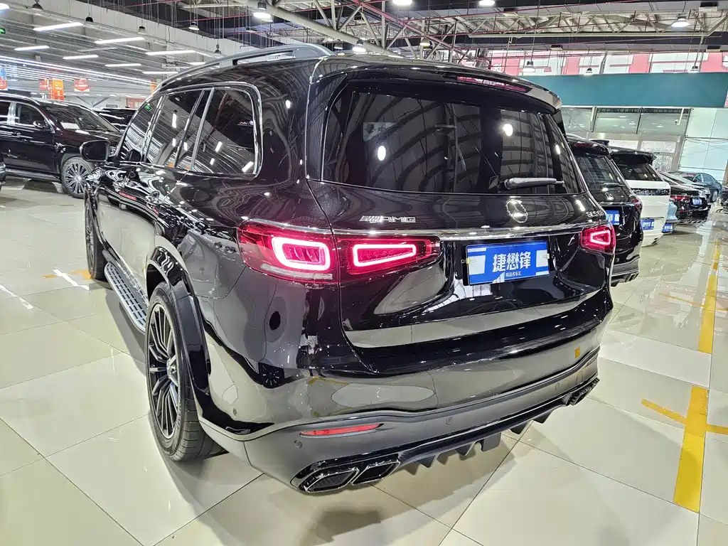 MERCEDES-BENZ GLS AMG