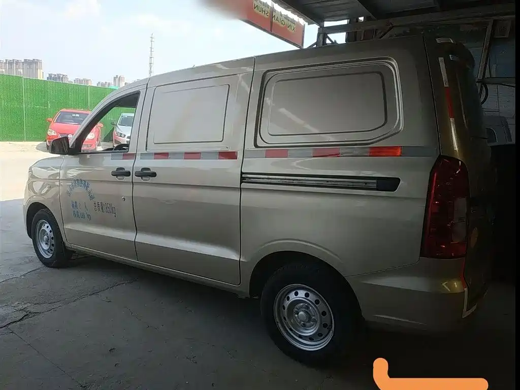 WULING AUTOMOBILE WULING HONGGUANG V
