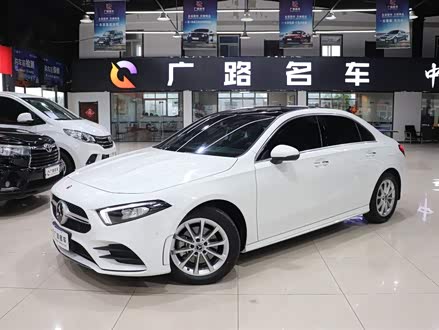 奔驰A级 2022款 A 200 L 运动轿车时尚型