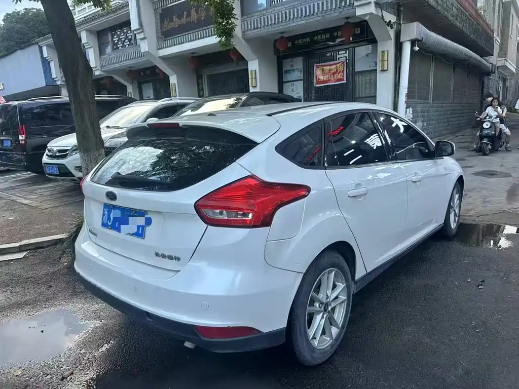 FORD FOX
