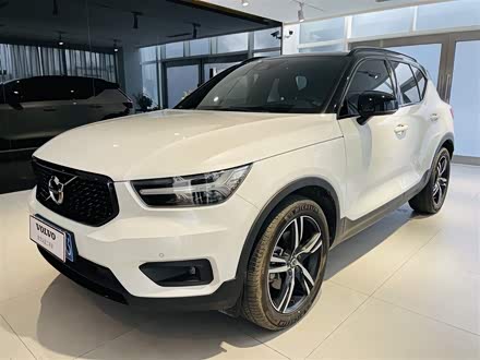 沃尔沃XC40 2020款 T4 四驱智雅运动版