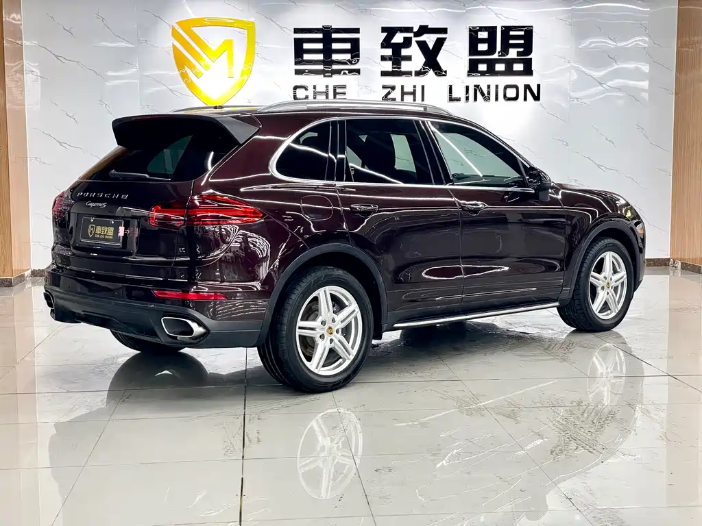 PORSCHE CAYENNE