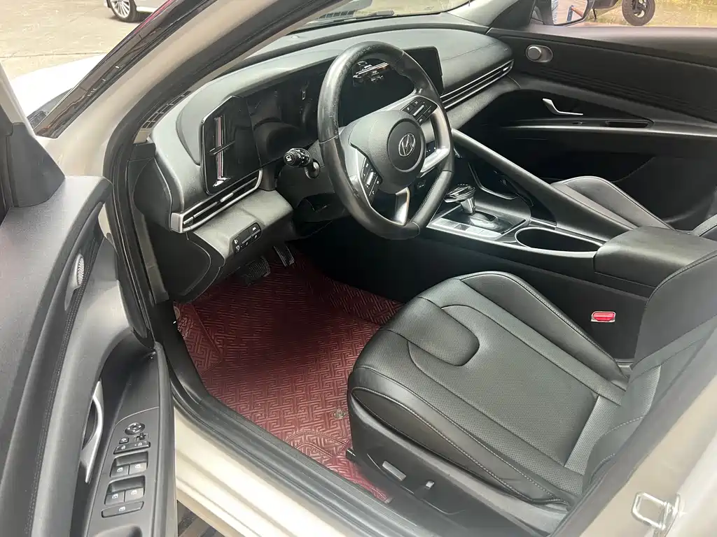MODERN ELANTRA