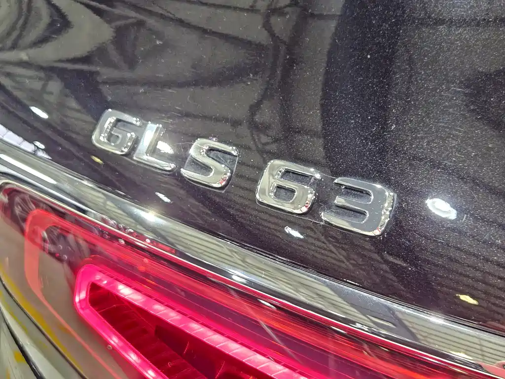 MERCEDES-BENZ GLS AMG