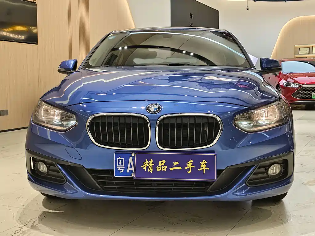 BMW  1 SERIES