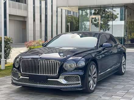 飞驰 2022款 4.0T V8 标准版