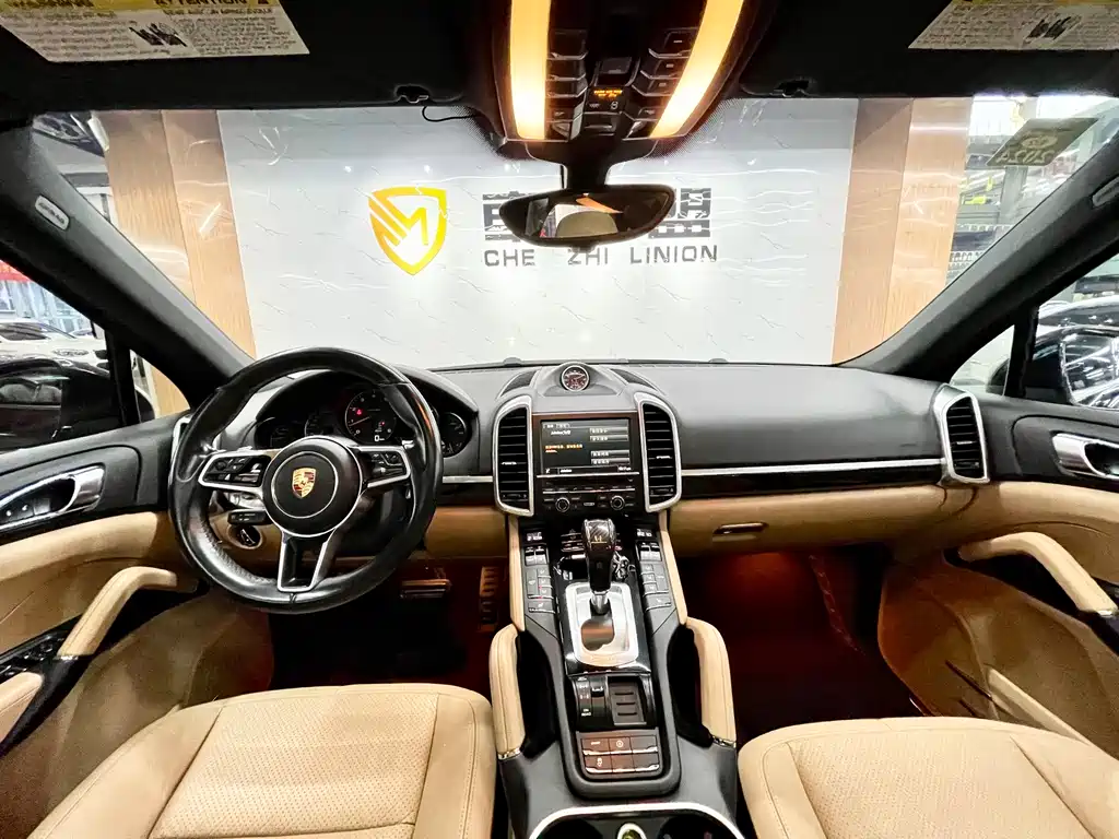PORSCHE CAYENNE