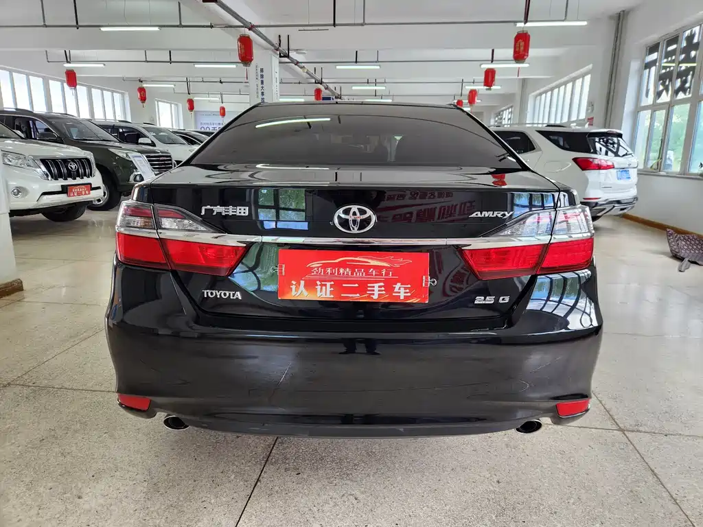 TOYOTA CAMRY