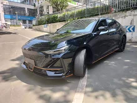 长安UNI-V 2022款 1.5T 运动版