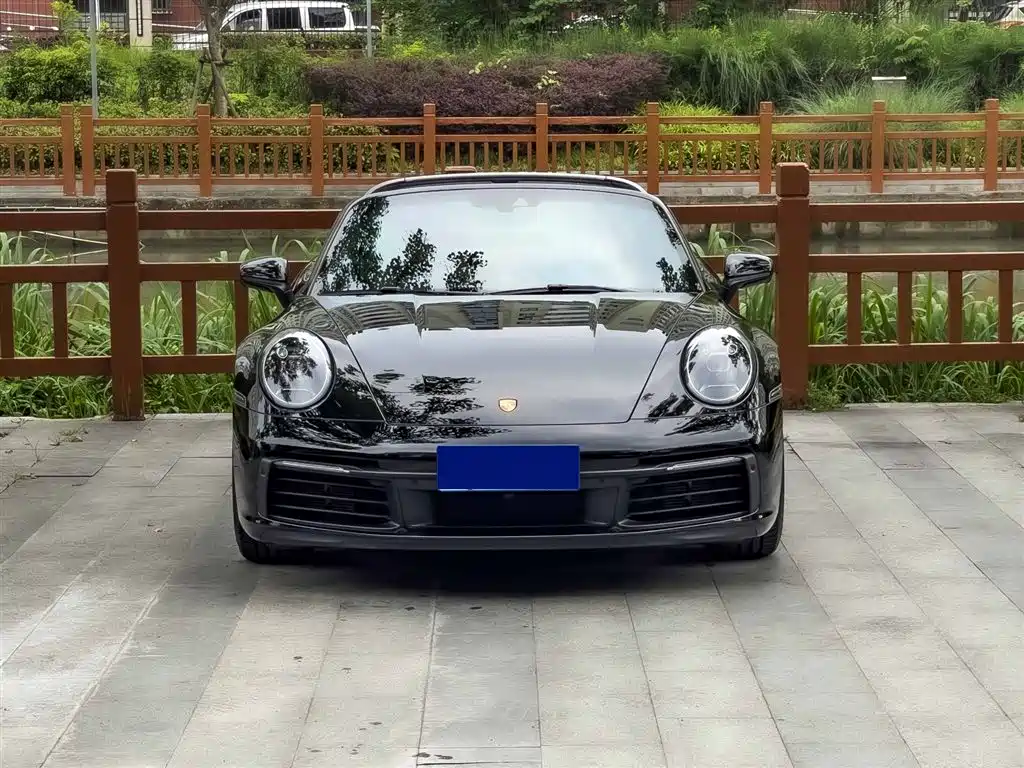 PORSCHE 911