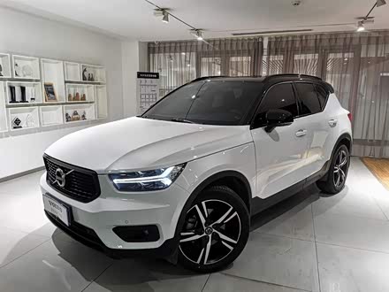 沃尔沃XC40 2020款 T4 四驱智雅运动版