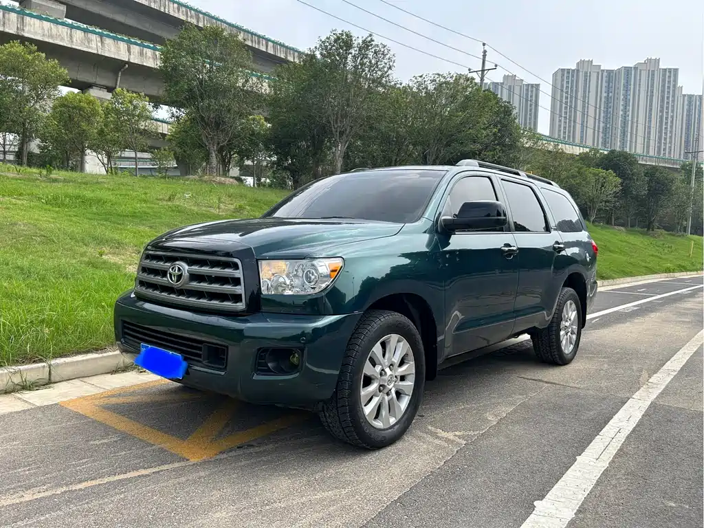 Toyota Sequoia 2010