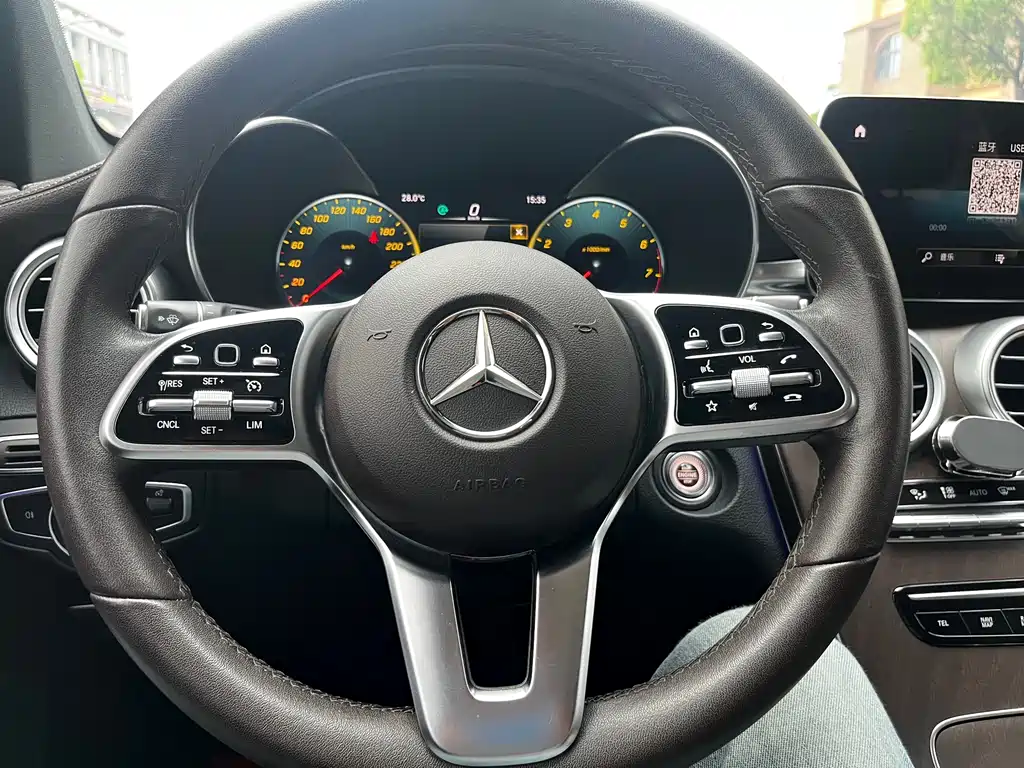 MERCEDES-BENZ GLC