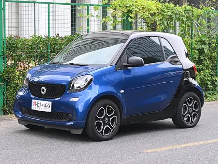smart fortwo 2019款 0.9T 66千瓦硬顶风擎版 国VI