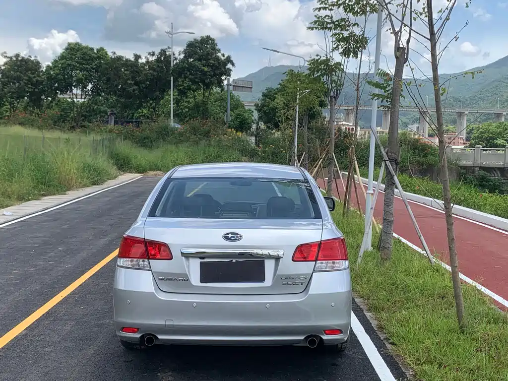 Subaru Legacy 2010 2.5GT Luxury