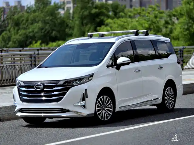 GAC TRUMPCHI M6 2019