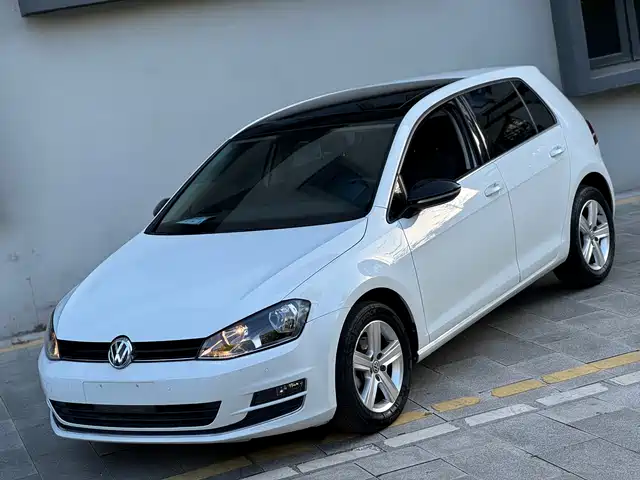 VOLKSWAGEN GOLF 2017