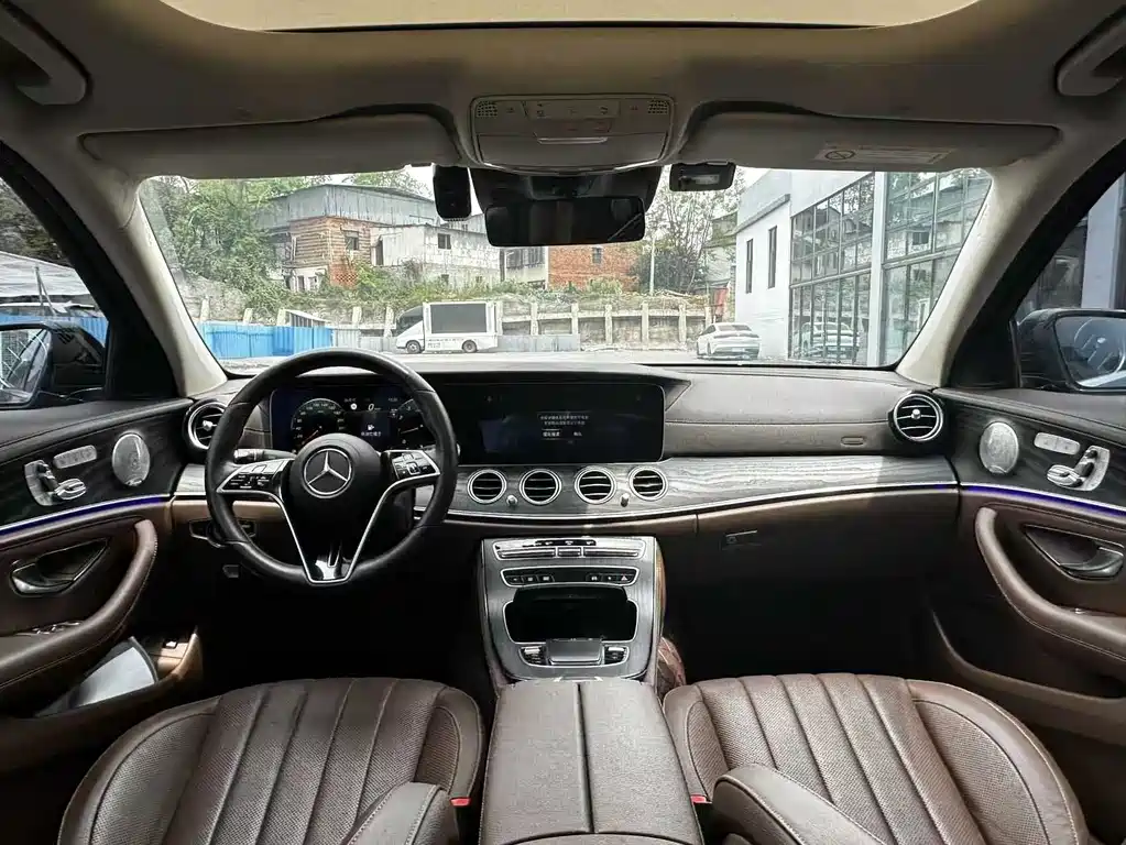 MERCEDES-BENZ E CLASS