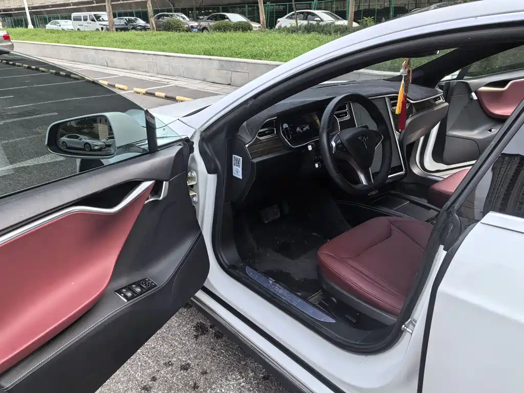 Tesla Model S 2015 Model S 70D