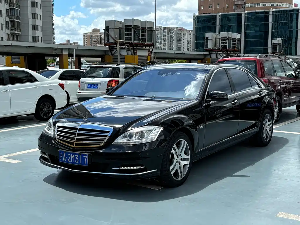 Mercedes-Benz S-Class 2011