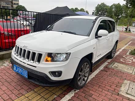 指南者进口 2012款 2.0L 两驱豪华版