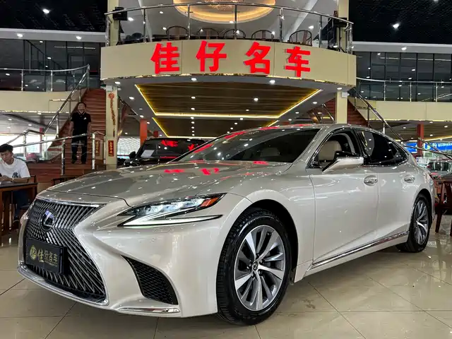LEXUS  LS 2018